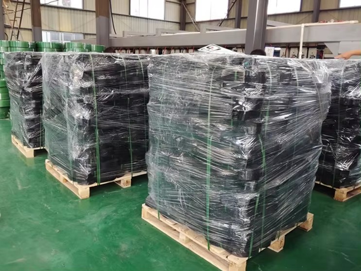 Protección de taludes reforzada con geoceldas de HDPE de alta resistencia.jpg