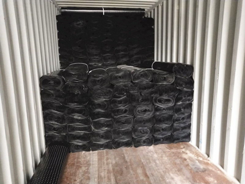 Tablero de hoyuelos de HDPE para drenaje de pared.jpg Tablero de hoyuelos de HDPE para drenaje de pared.jpg