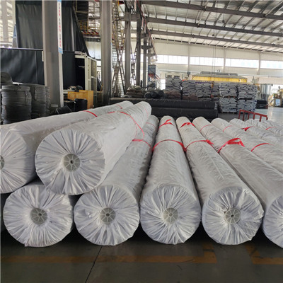 Fabricante de revestimientos de geomembrana lisa de HDPE.jpg