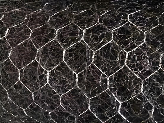 Geomat reforzado negro para la pendiente de protección.jpg