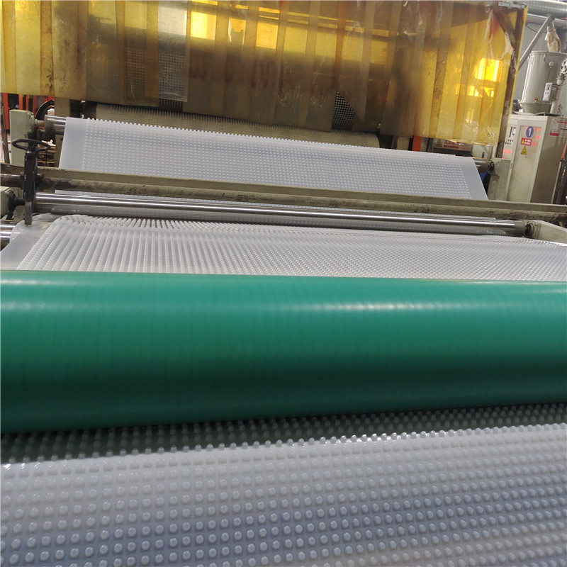 Taller de tableros de drenaje con hoyuelos de HDPE.jpg