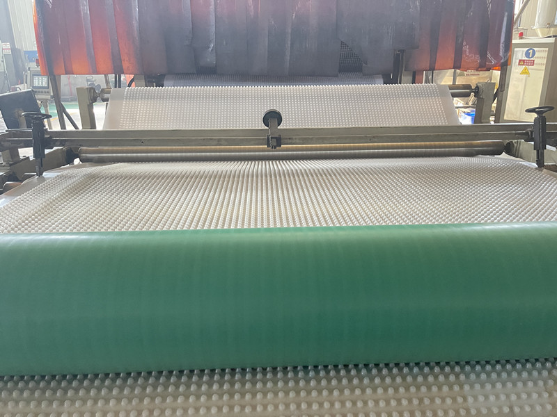 Suministro de tableros de drenaje blancos.jpg Suministro de tableros de drenaje blancos.jpg