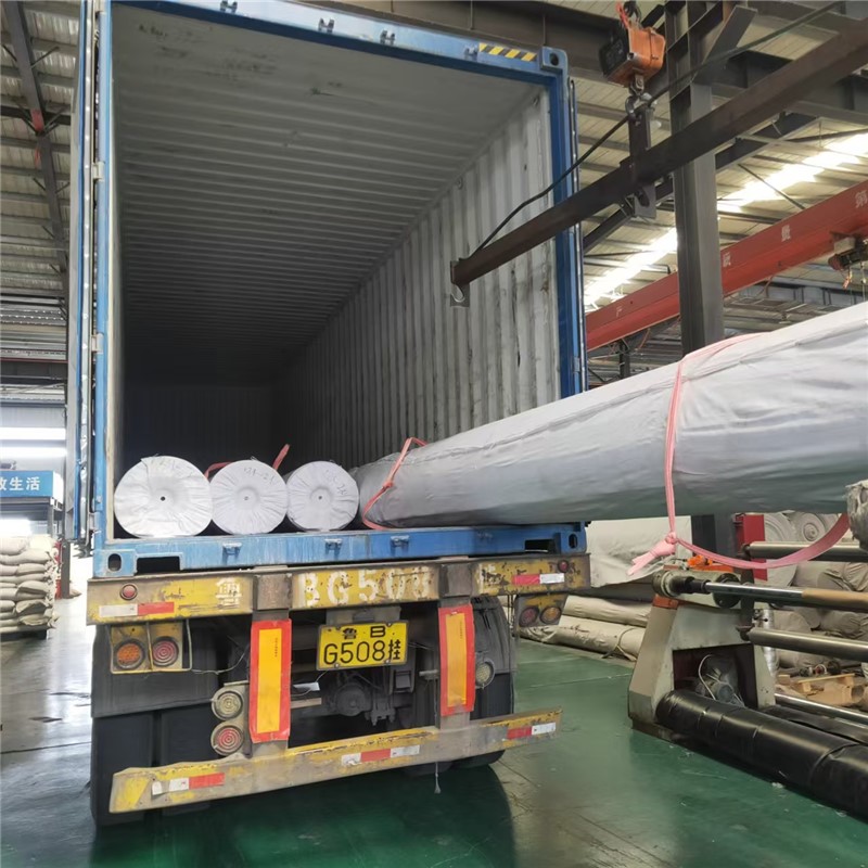 Geomembrana de HDPE de 1,5 mm.jpg Geomembrana de HDPE de 1,5 mm.jpg