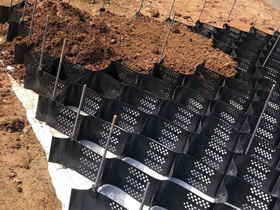 Geocelda estabilizadora de grava.jpg