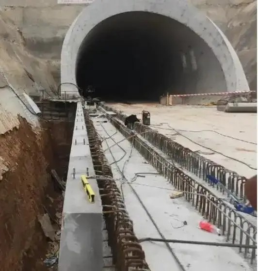 Fibra de acero con extremo de gancho.jpg