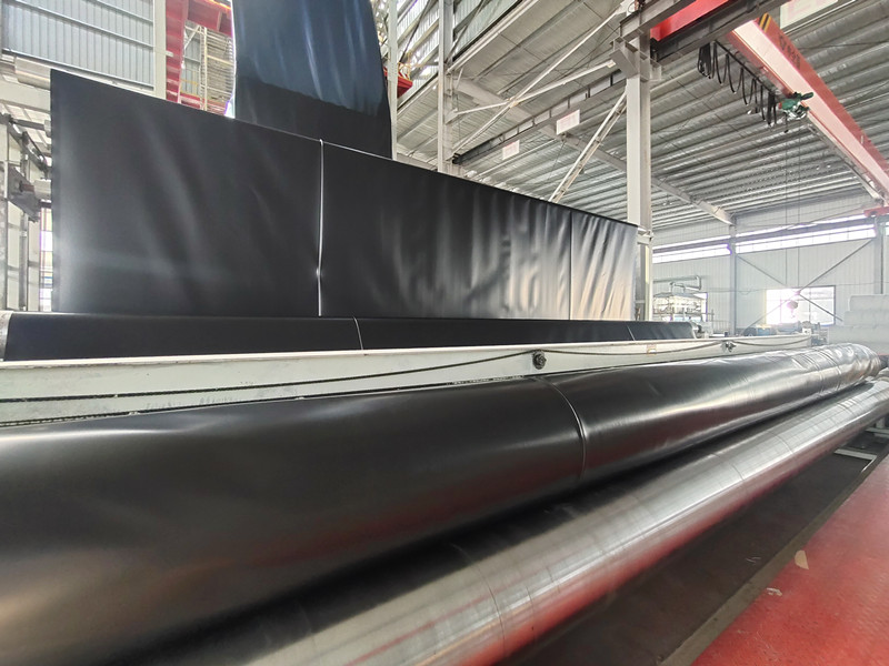 Revestimiento de estanque de HDPE.jpg Revestimiento de estanque de HDPE.jpg