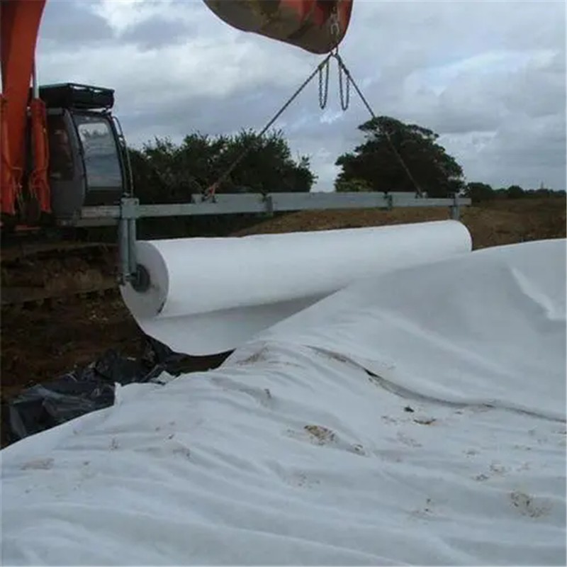 Geotextil no tejido de PP para filtro de permafrost.jpg