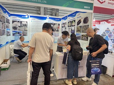 En la Exposición de Concreto de Asia.jpg