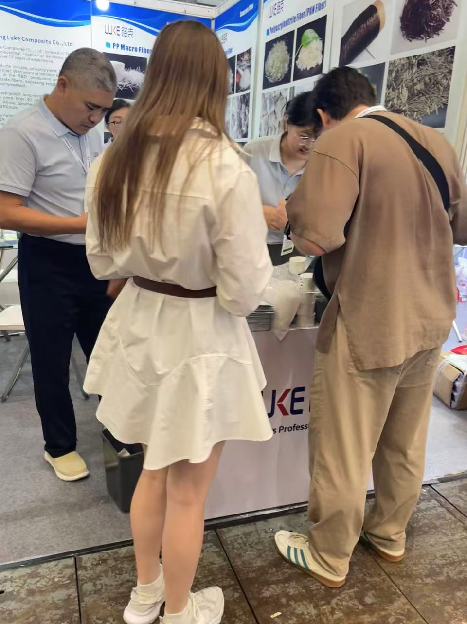 En la Exposición de Concreto de Asia.jpg